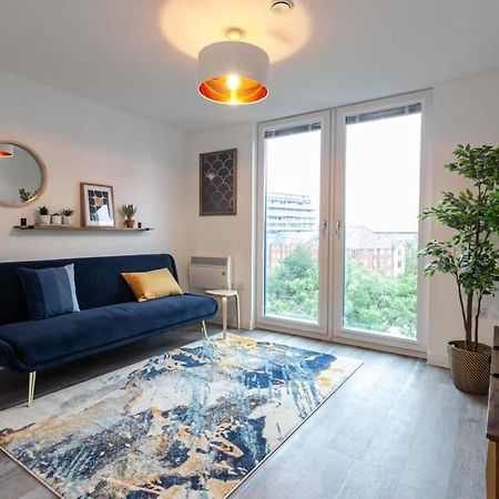 Superb 2 Bed Flat 5Min To Old Trafford Stadium Манчестер Екстер'єр фото