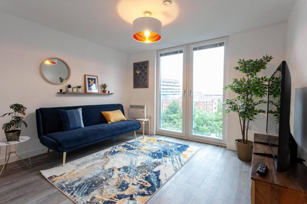 Superb 2 Bed Flat 5Min To Old Trafford Stadium Манчестер Екстер'єр фото