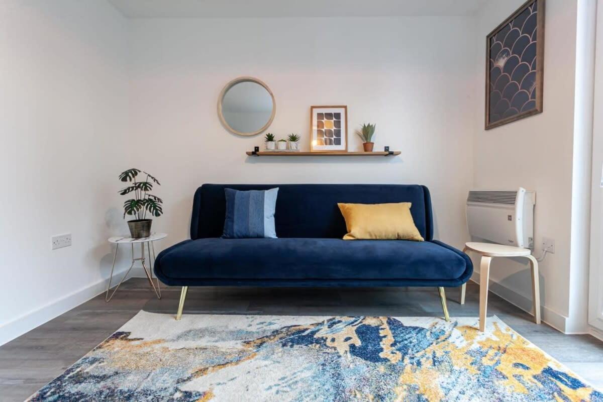 Superb 2 Bed Flat 5Min To Old Trafford Stadium Манчестер Екстер'єр фото