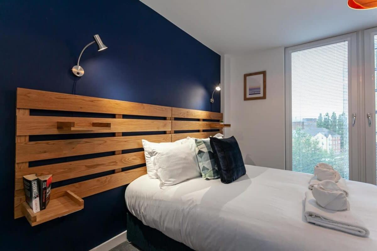 Superb 2 Bed Flat 5Min To Old Trafford Stadium Манчестер Екстер'єр фото