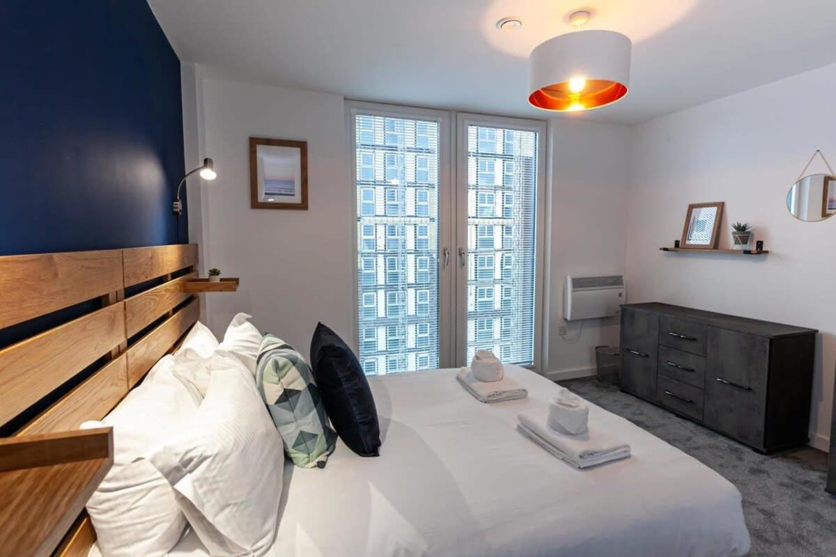 Superb 2 Bed Flat 5Min To Old Trafford Stadium Манчестер Екстер'єр фото