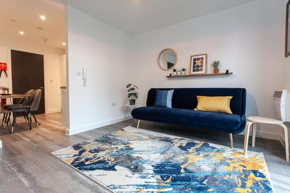 Superb 2 Bed Flat 5Min To Old Trafford Stadium Манчестер Екстер'єр фото